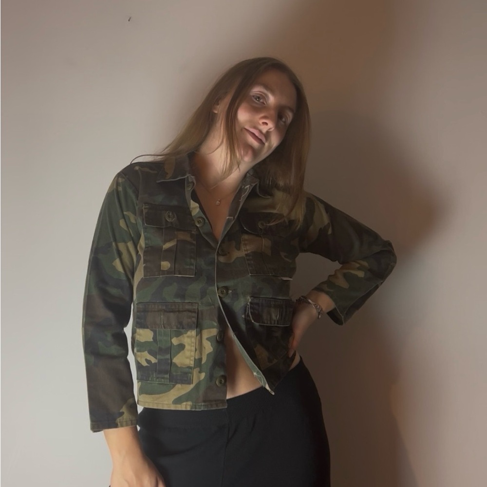 Vintage Cropped Camouflage Button Up Jacket